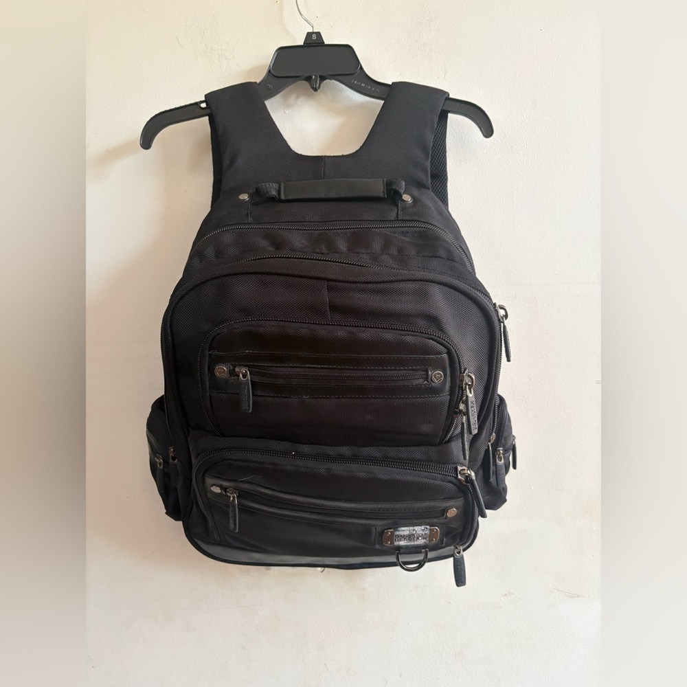 Kenneth Cole Reaction Manhattan Commuter Slim Backpack 16" Laptop computer EUC